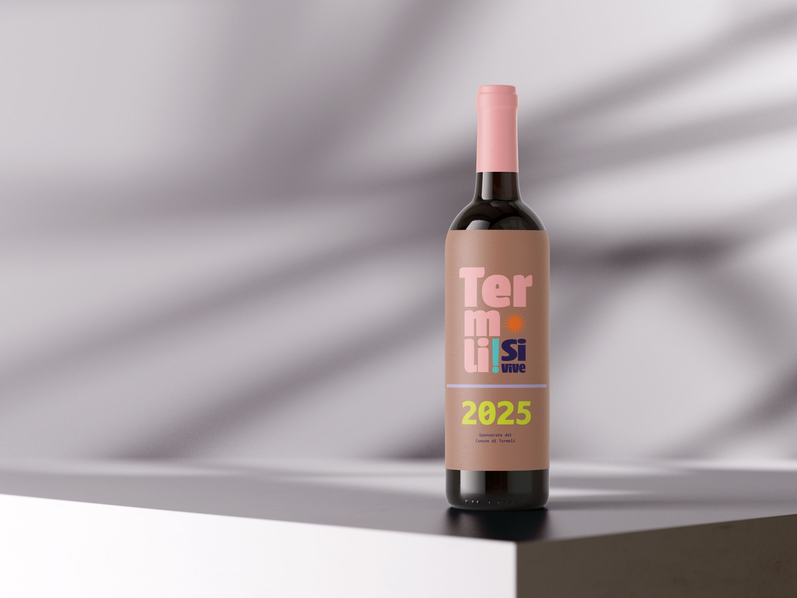 Termoli-Free_Wine_Bottle_Mockup_1
